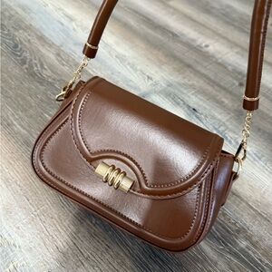 Elegant Brown Leather Shoulder Bag
